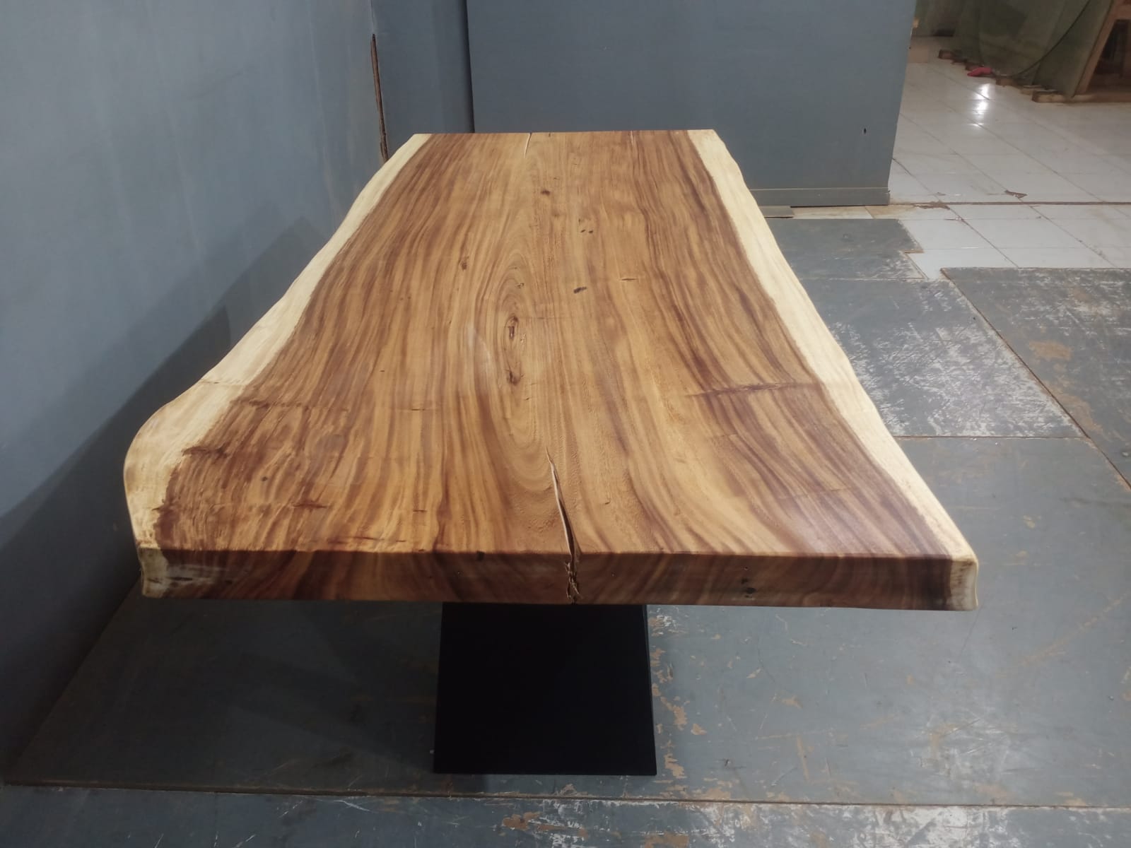 Live Edge Tables