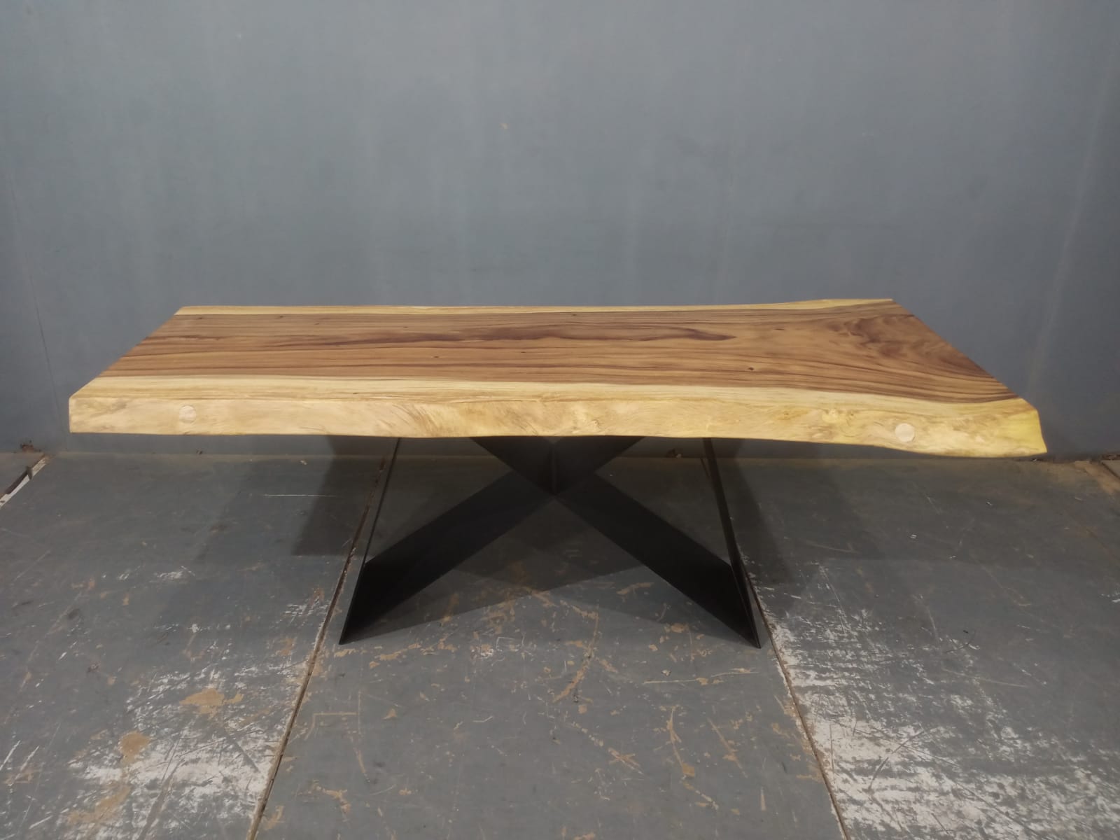 LIVE EDGE TABLES