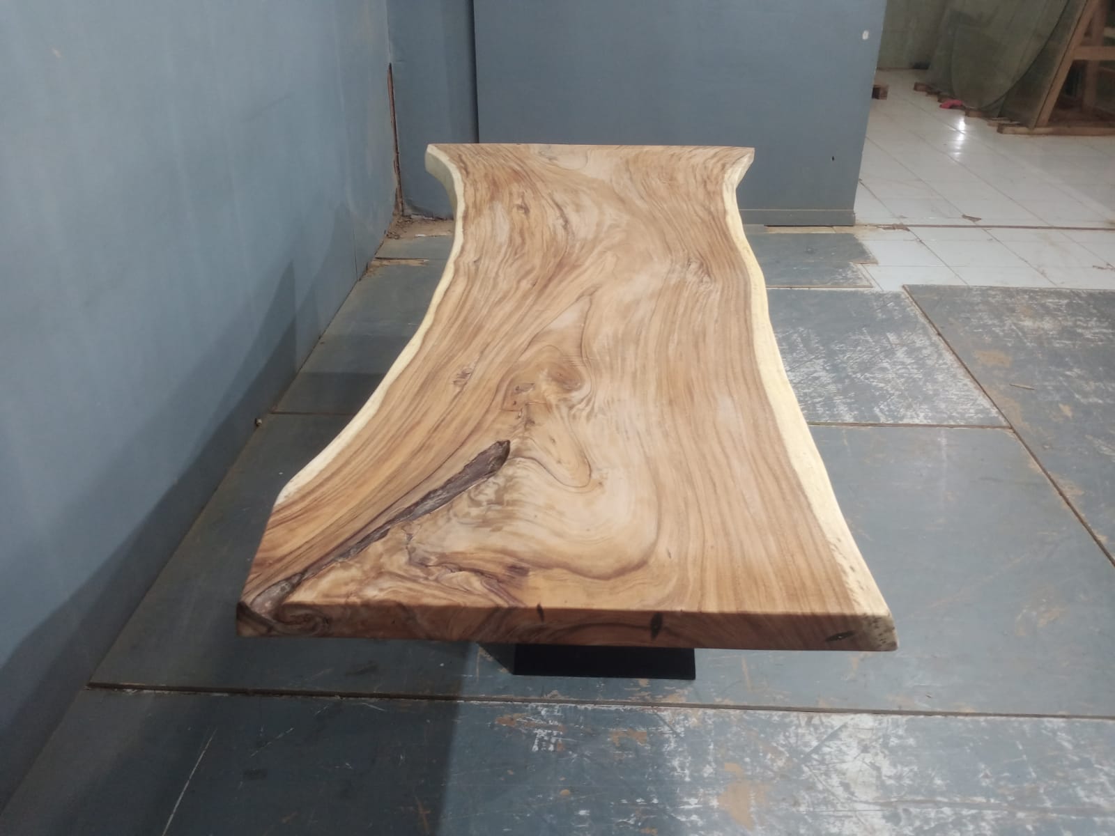 Live Edge Tables