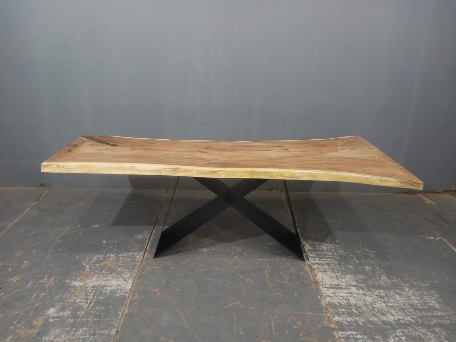 LIVE EDGE TABLES