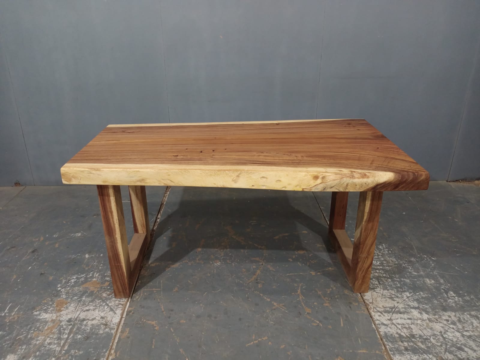 LIVE EDGE TABLES
