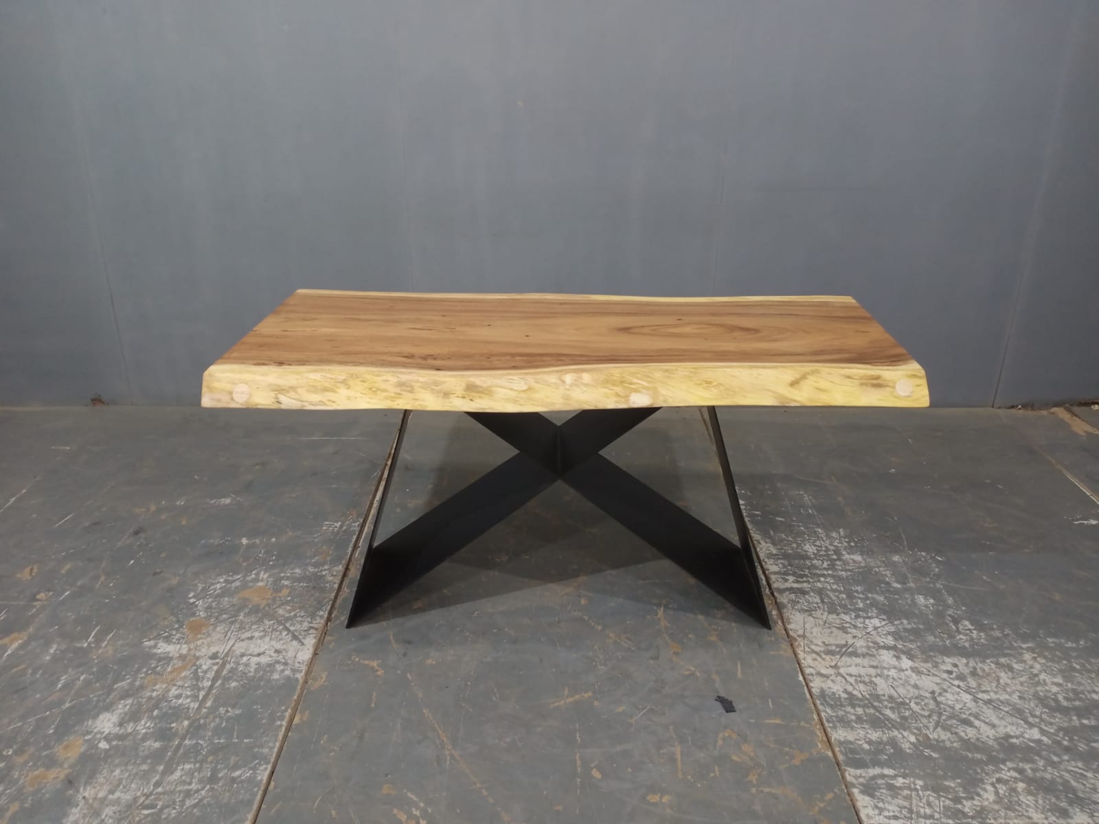 LIVE EDGE TABLES