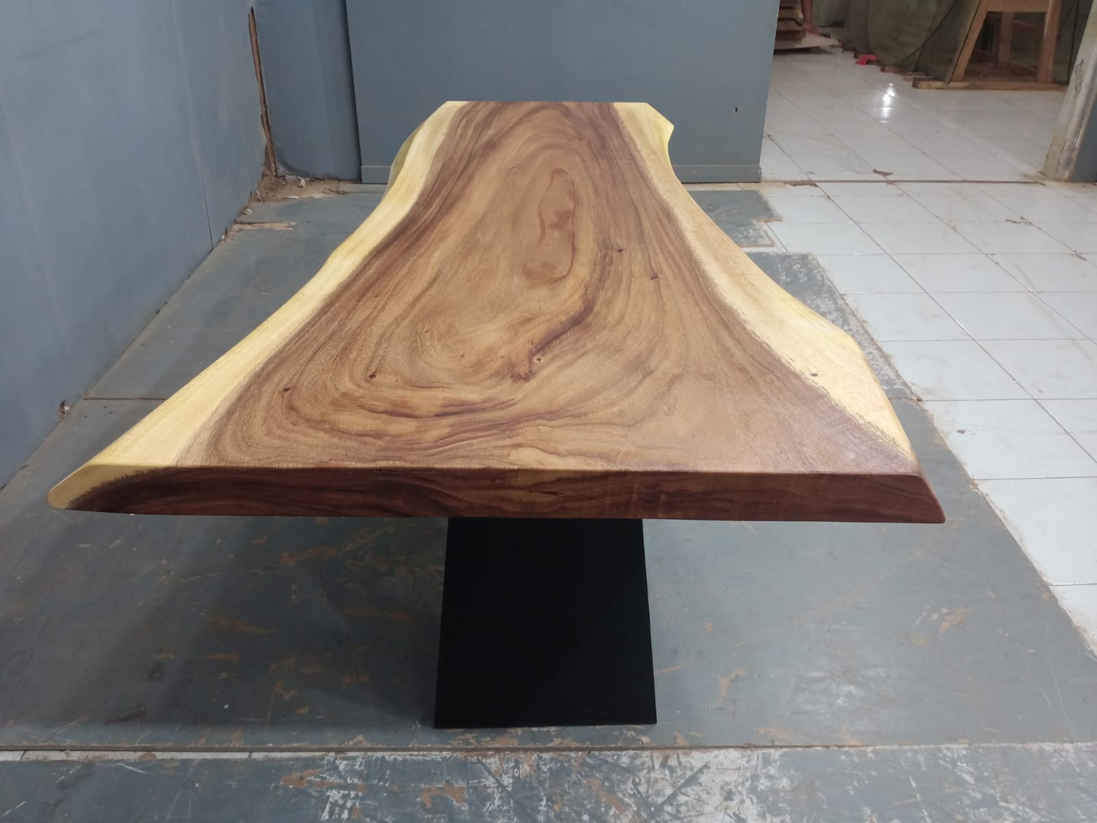 Live Edge Tables