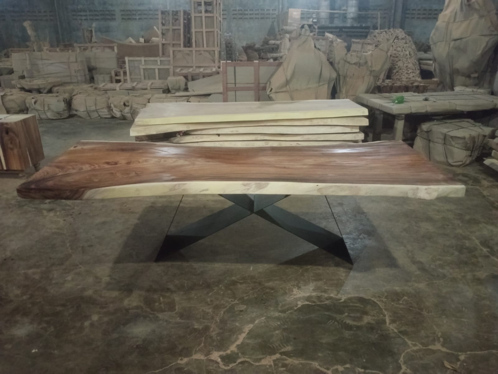 LIVE EDGE TABLES