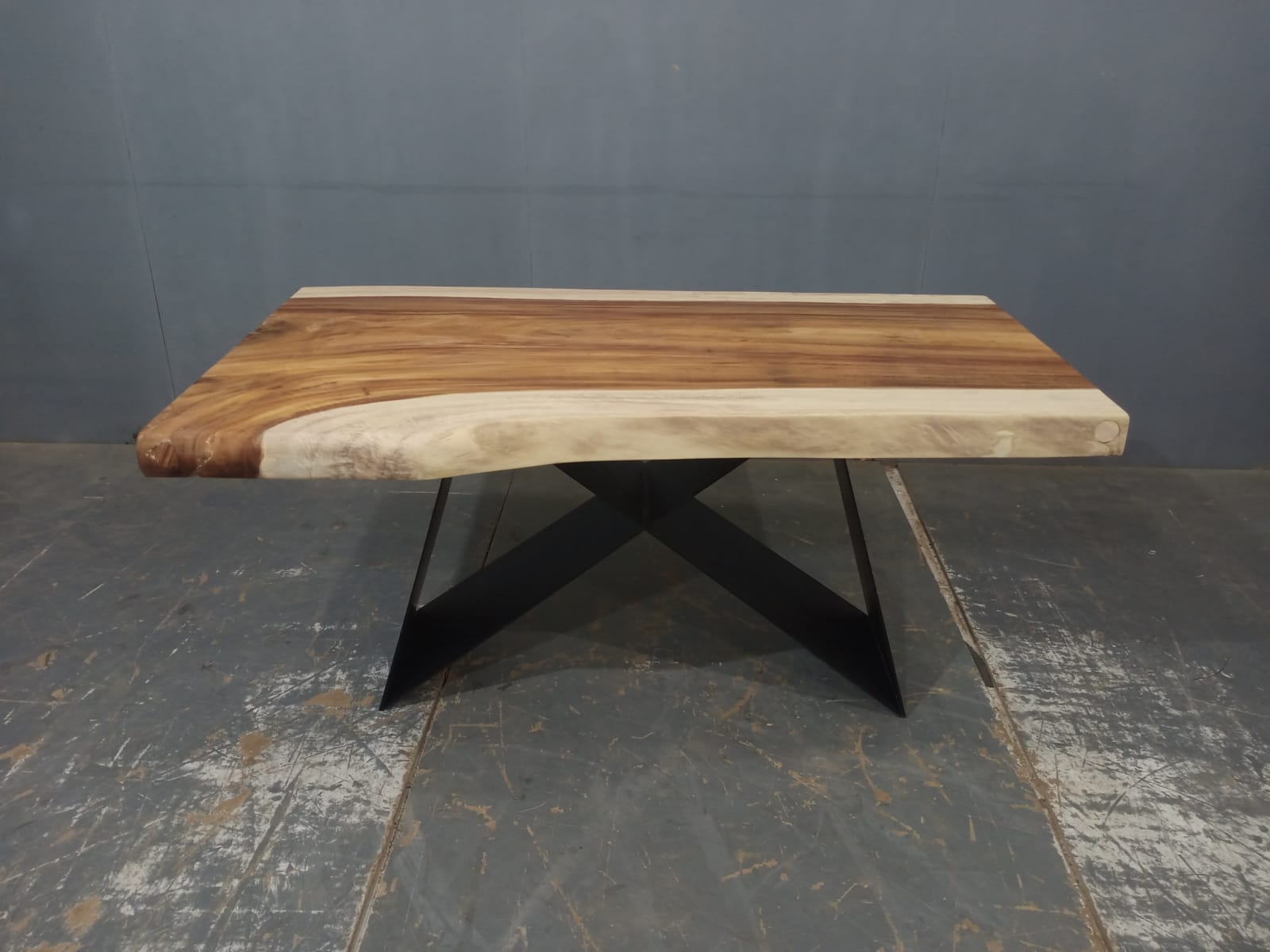 LIVE EDGE TABLES