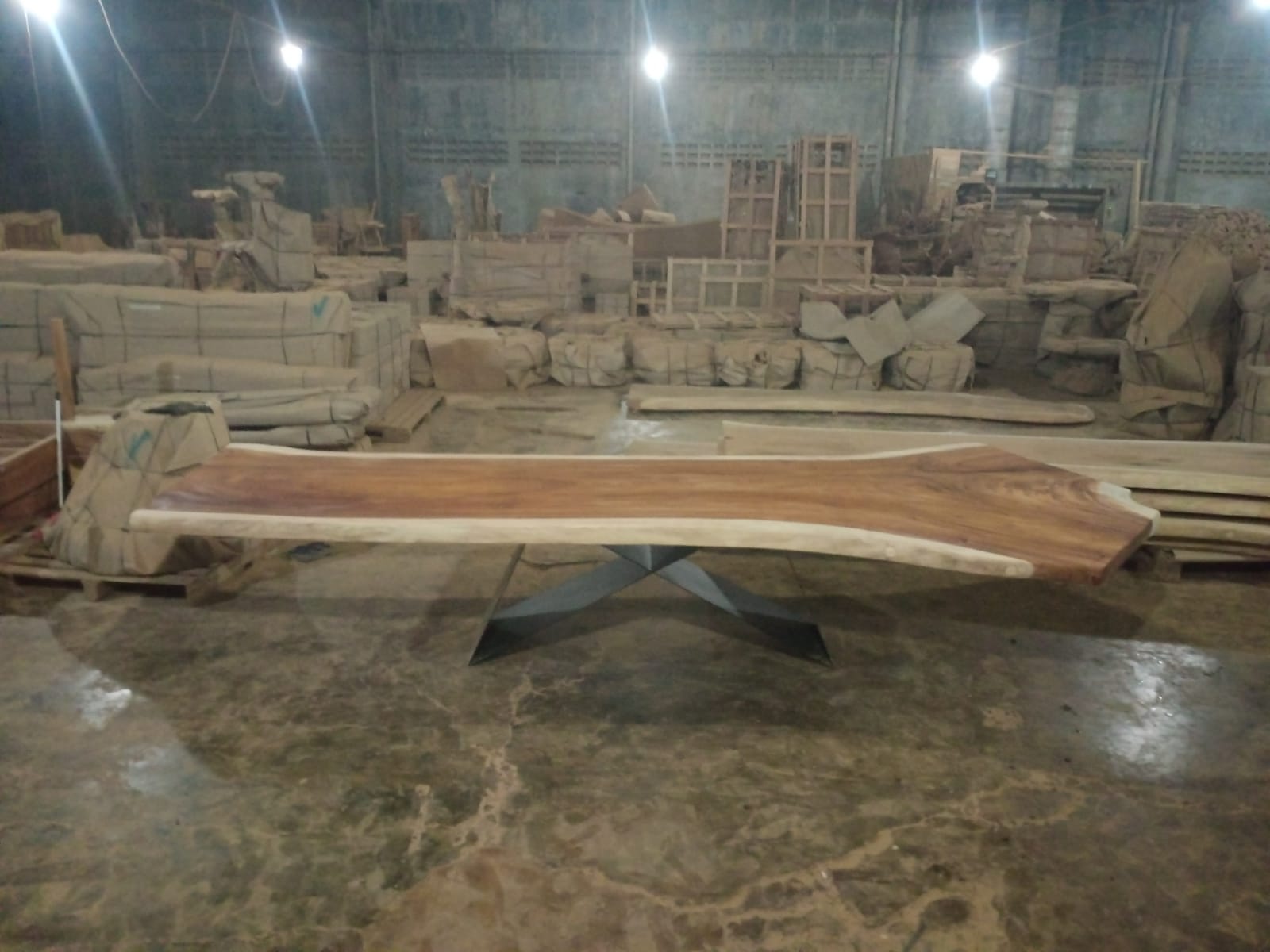 LIVE EDGE TABLES