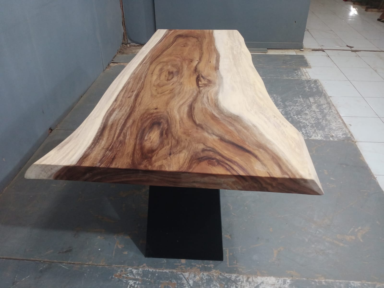 Live Edge Tables