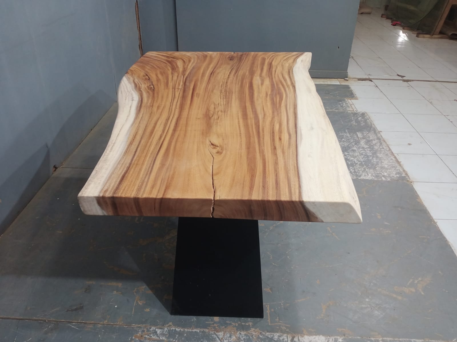 Live Edge Tables