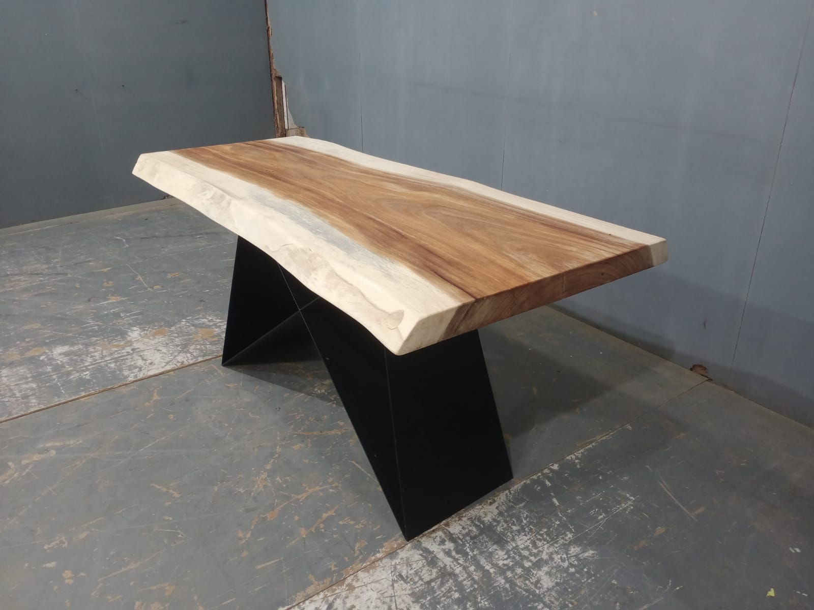 Live Edge Tables