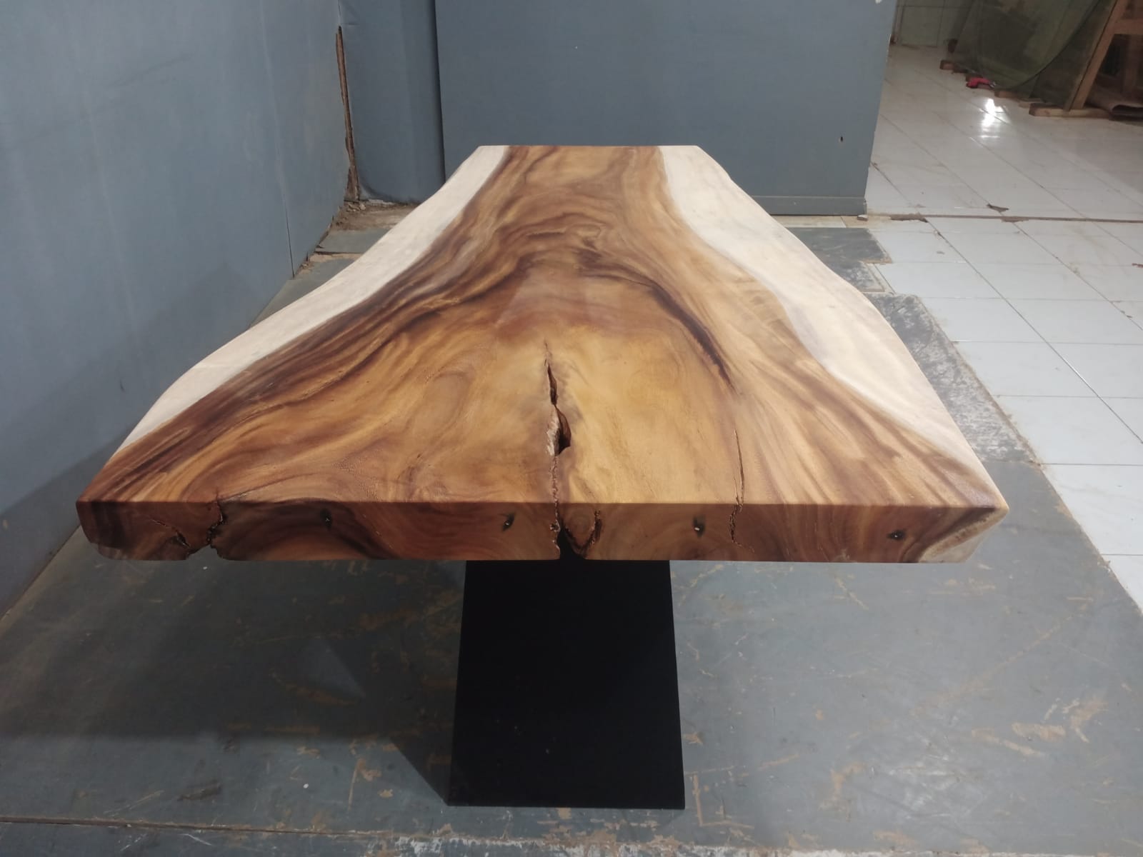 Live Edge Tables