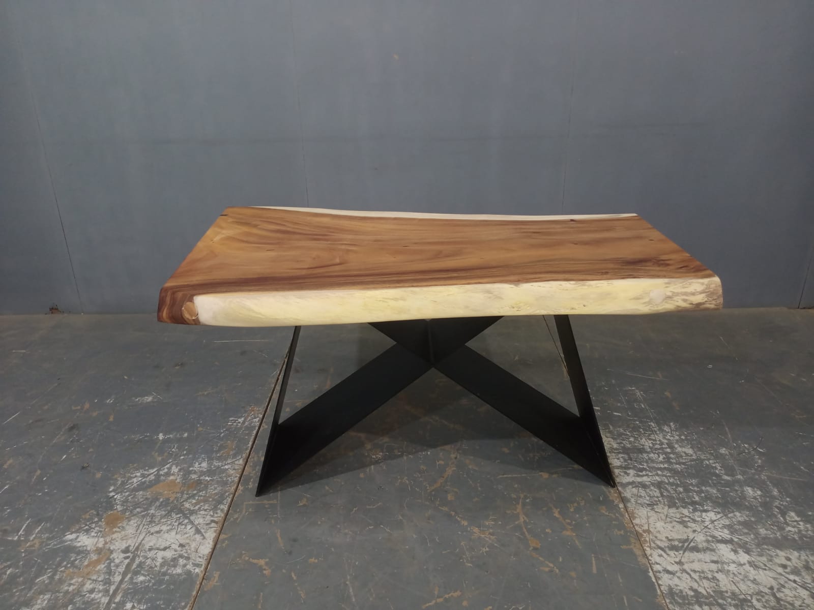 LIVE EDGE TABLES