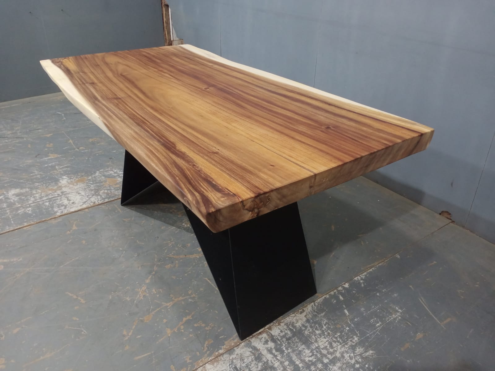 Live Edge Tables