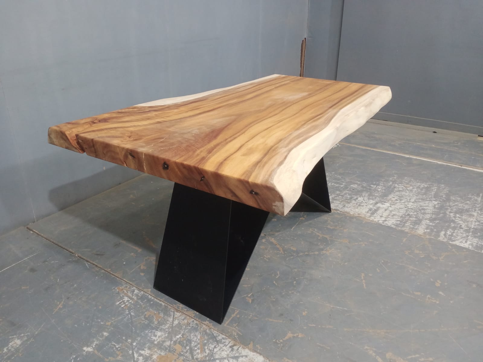 Live Edge Tables