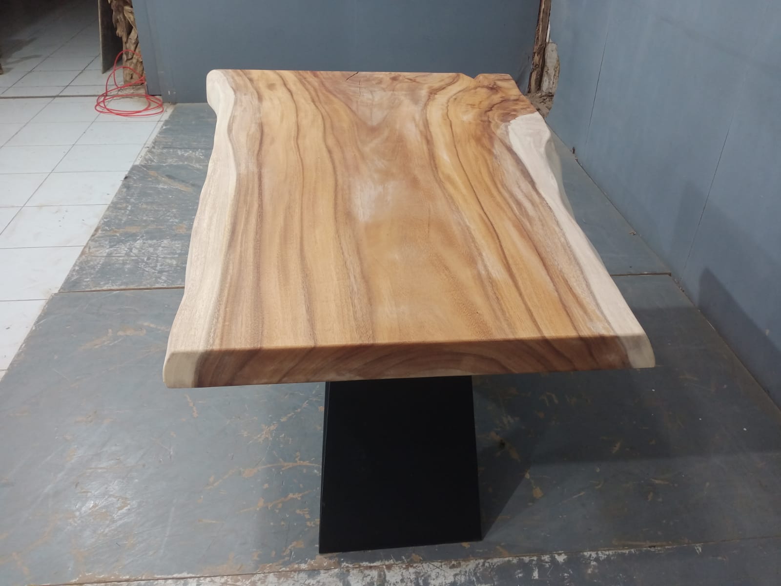Live Edge Tables