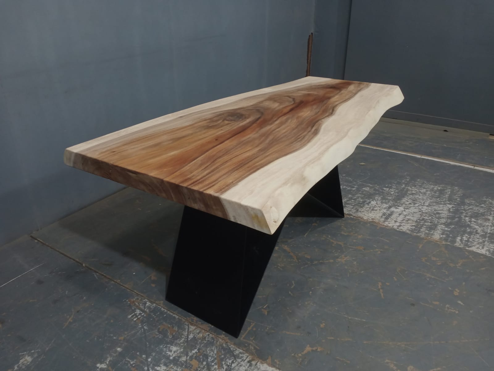 Live Edge Tables