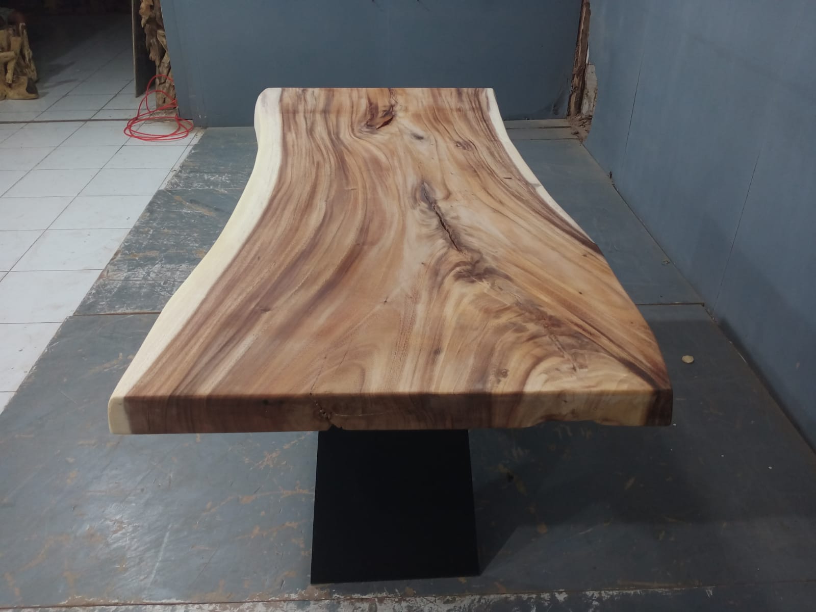 Live Edge Tables