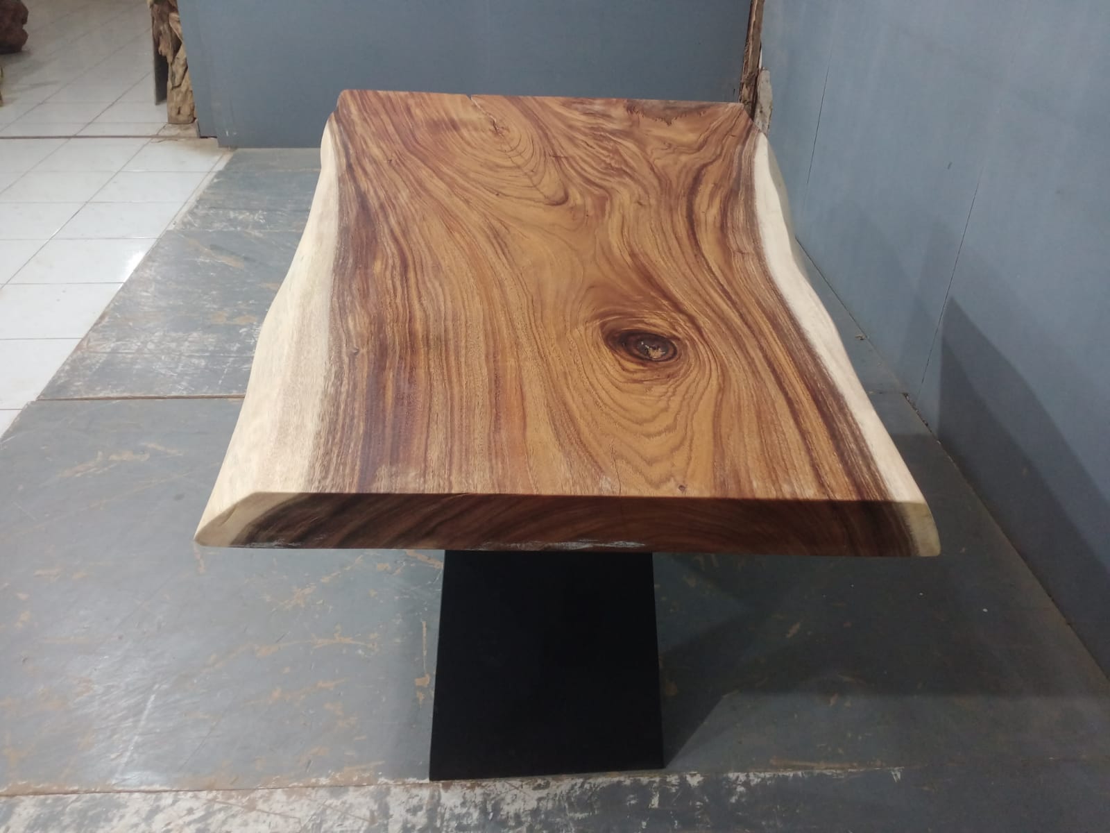 Live Edge Tables