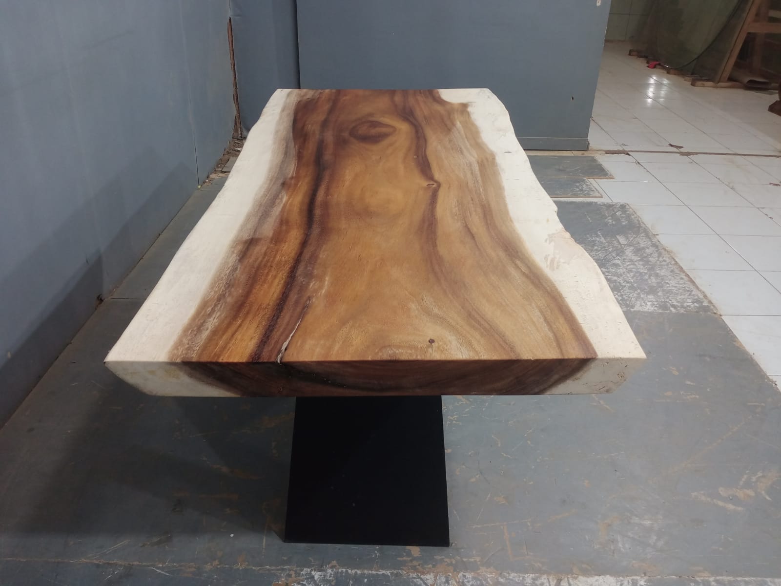 Live Edge Tables