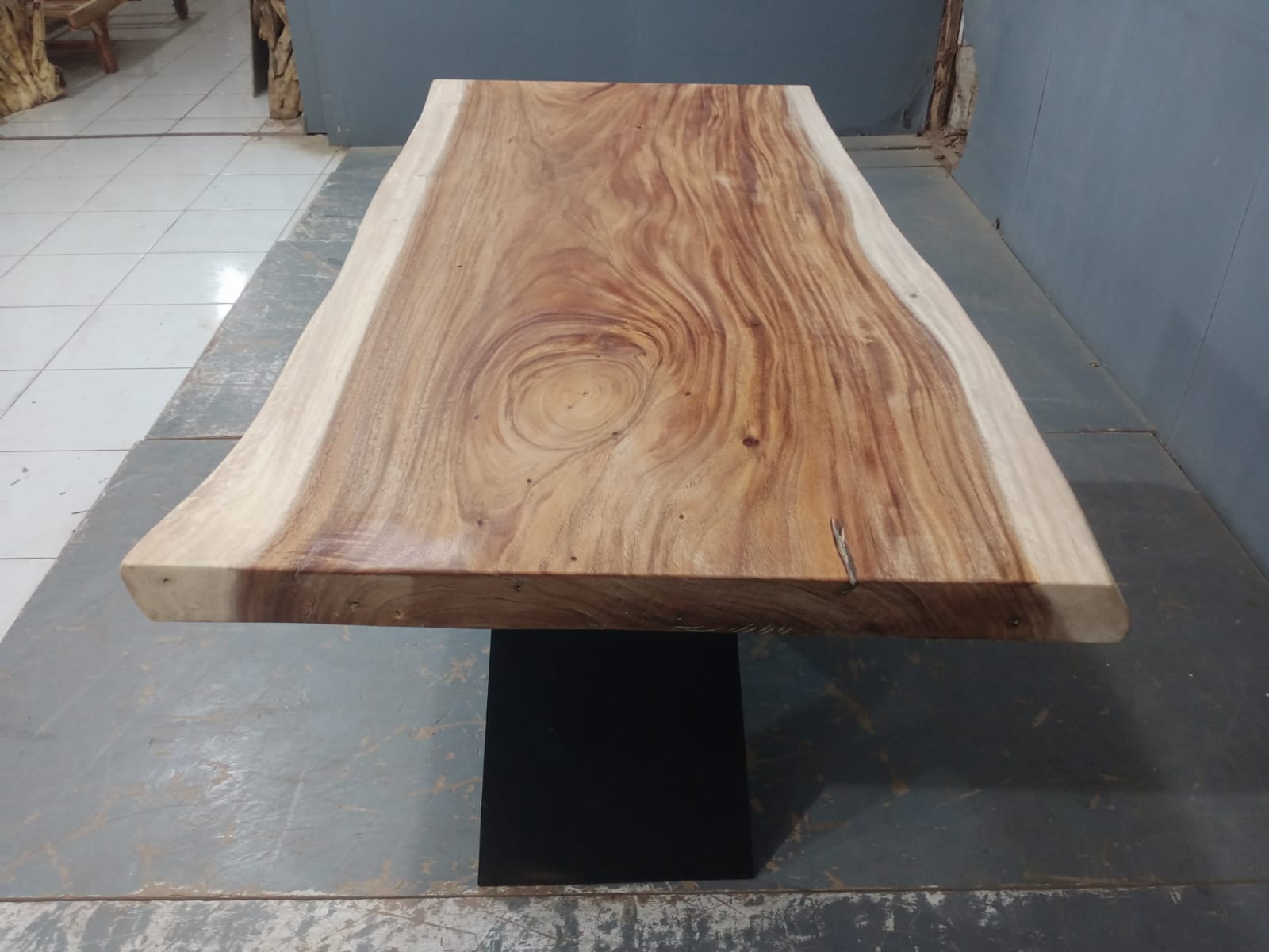 Live Edge Tables