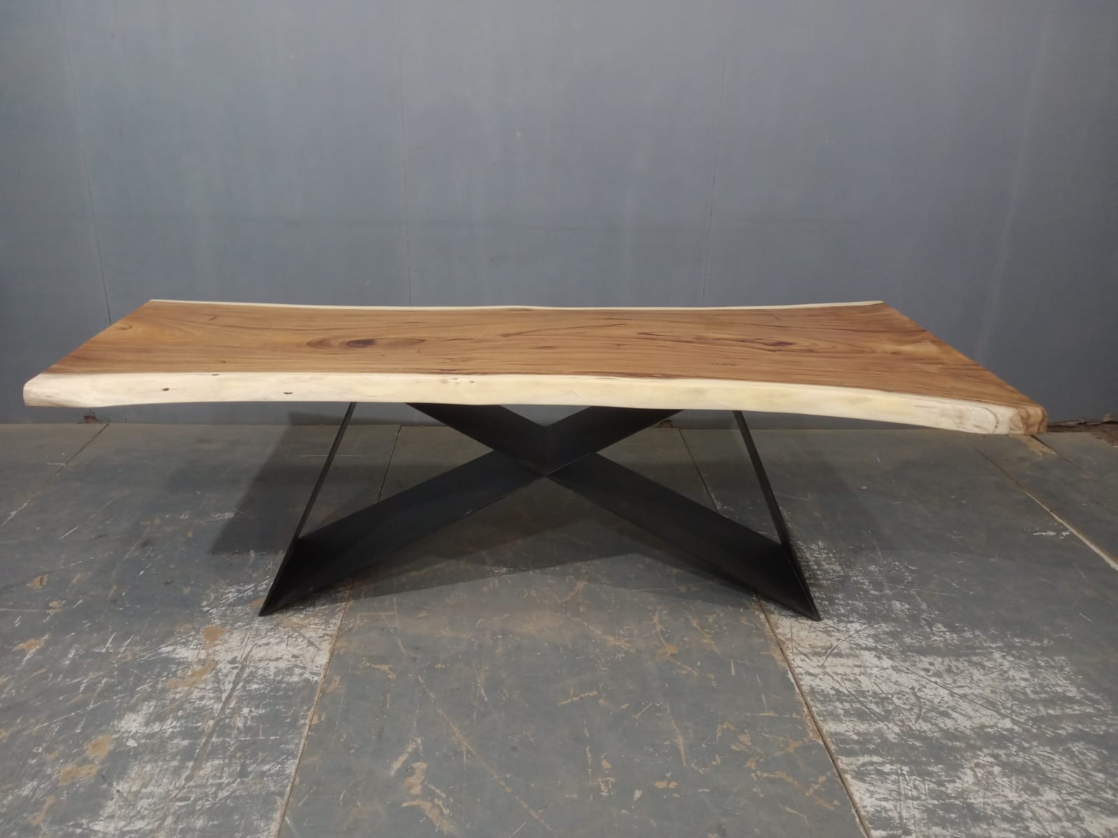 LIVE EDGE TABLES