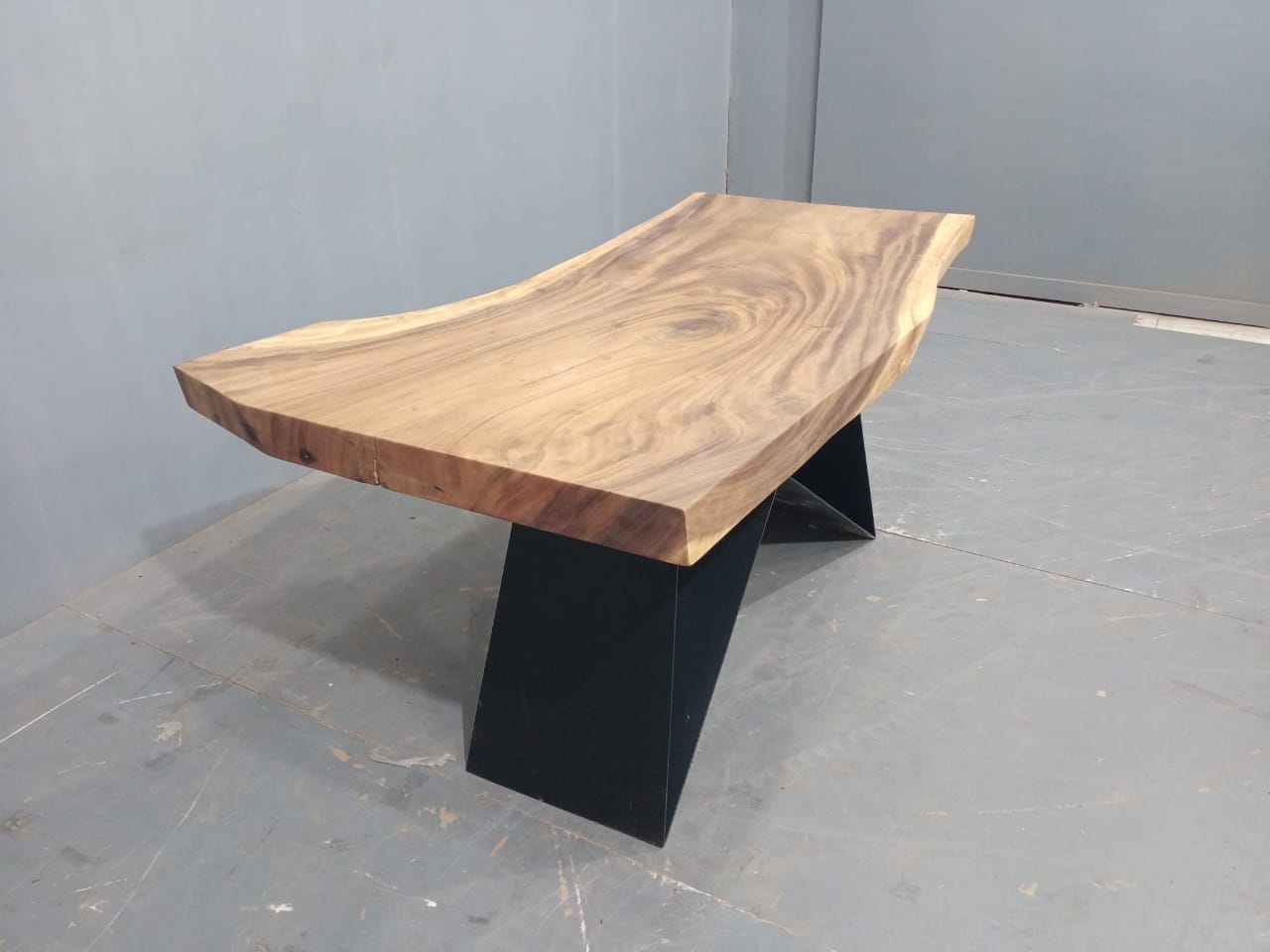 Live Edge Tables
