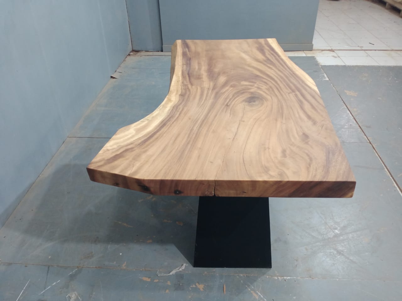 Live Edge Tables