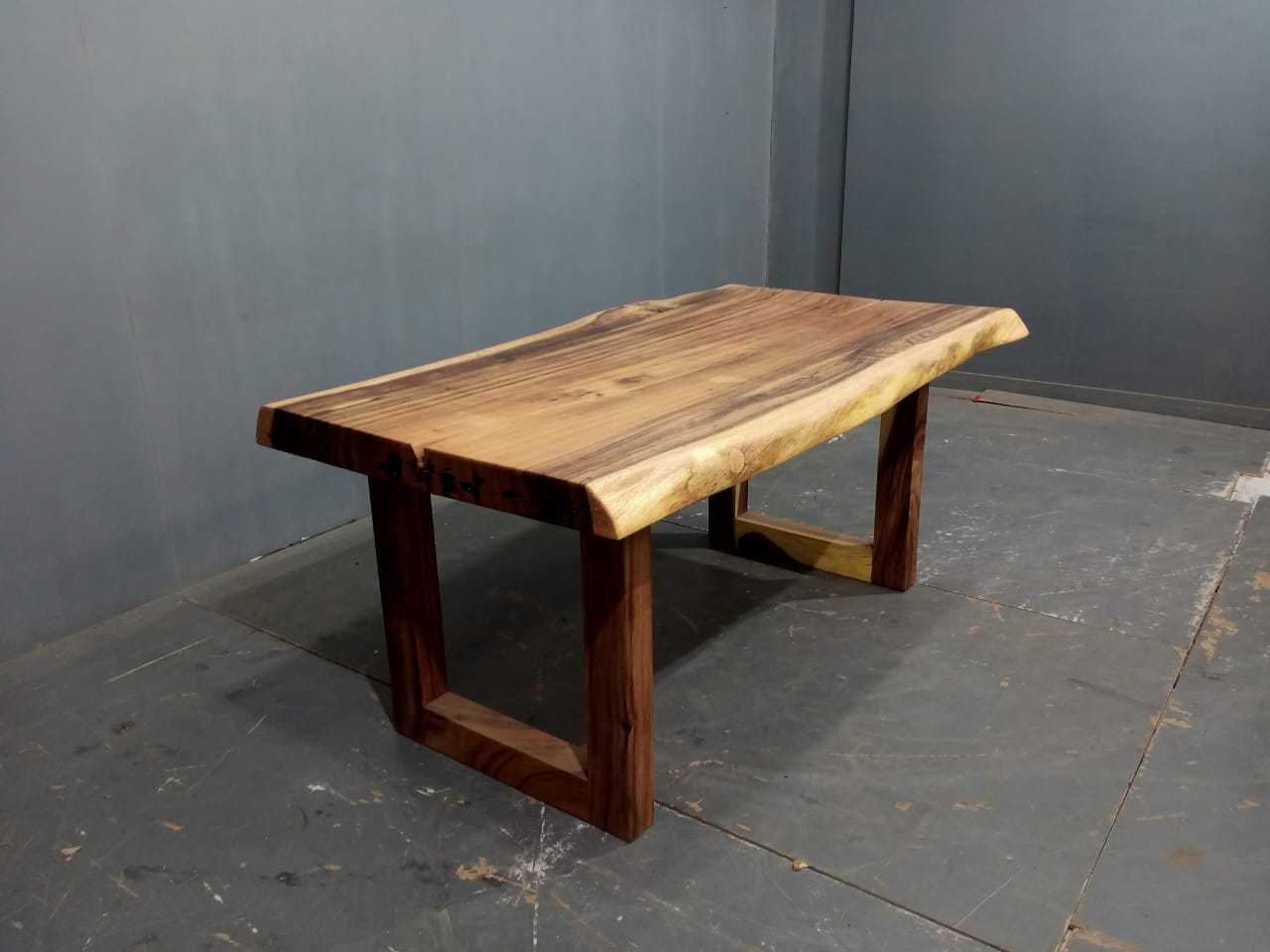 LIVE EDGE TABLES