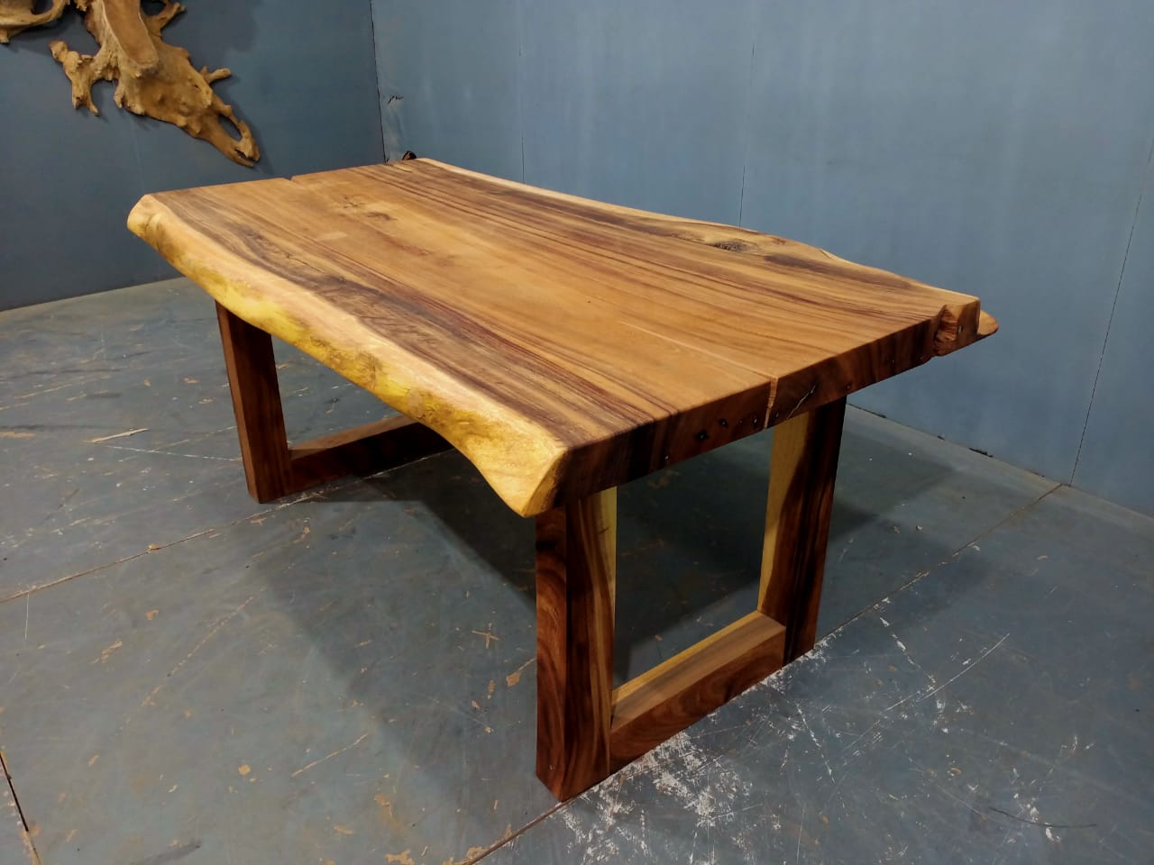 LIVE EDGE TABLES