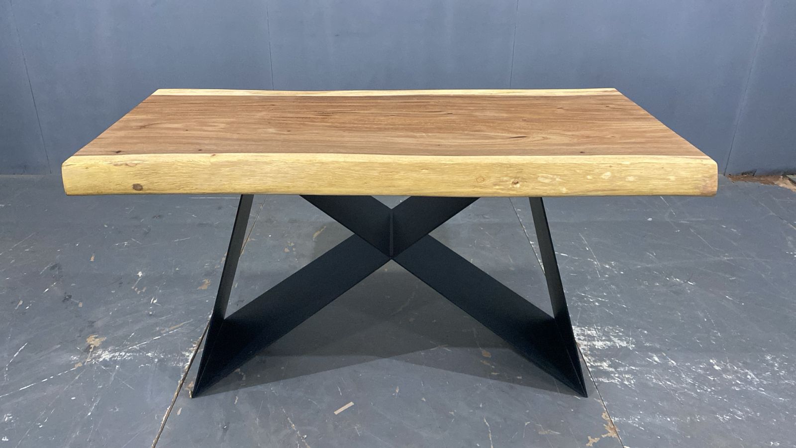 LIVE EDGE TABLES