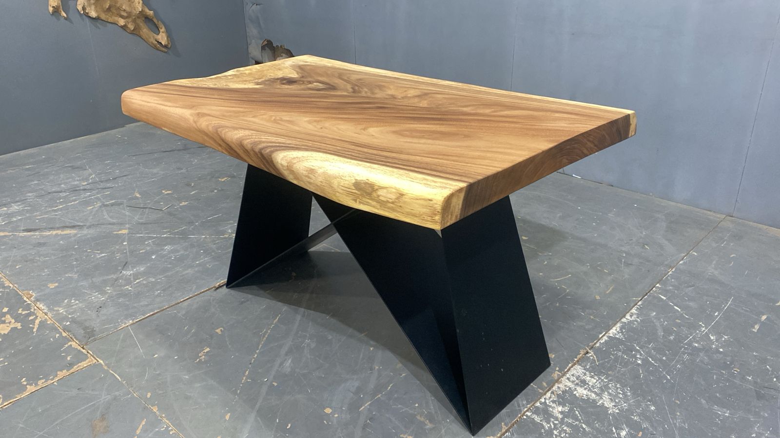 LIVE EDGE TABLES