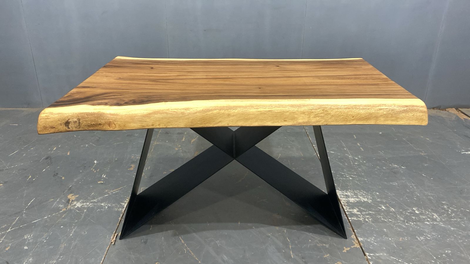 LIVE EDGE TABLES