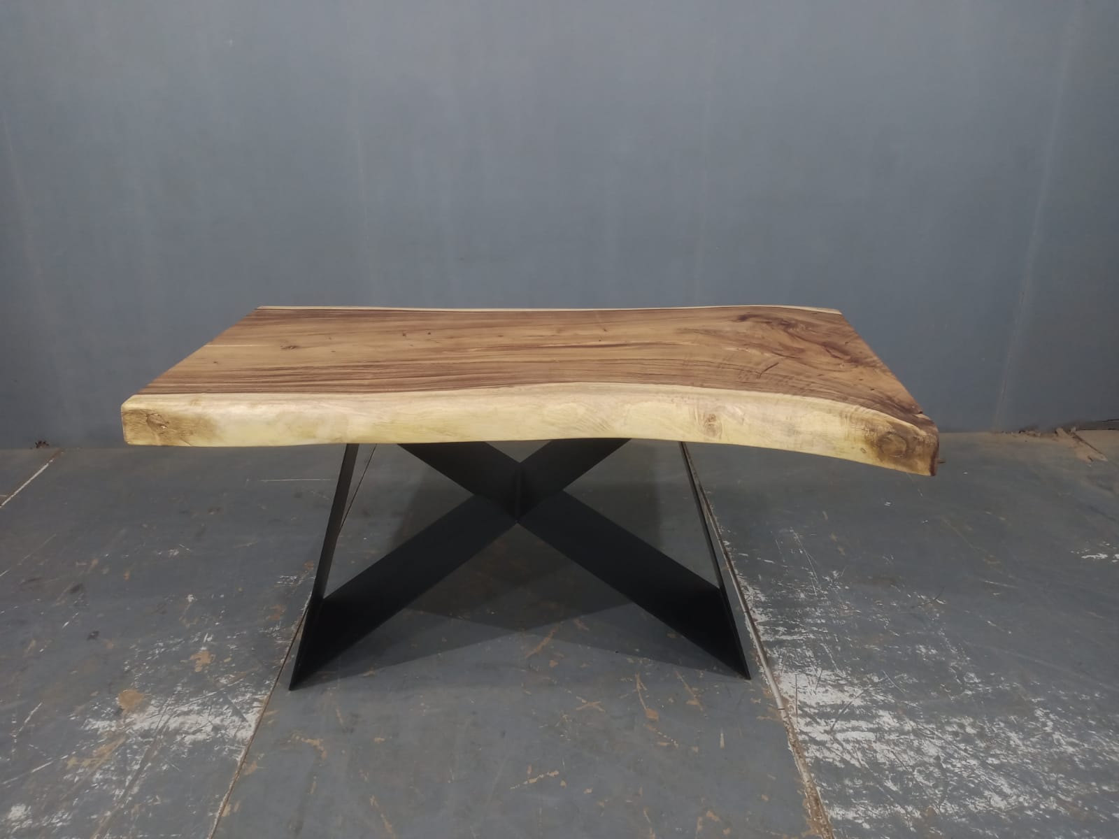 LIVE EDGE TABLES