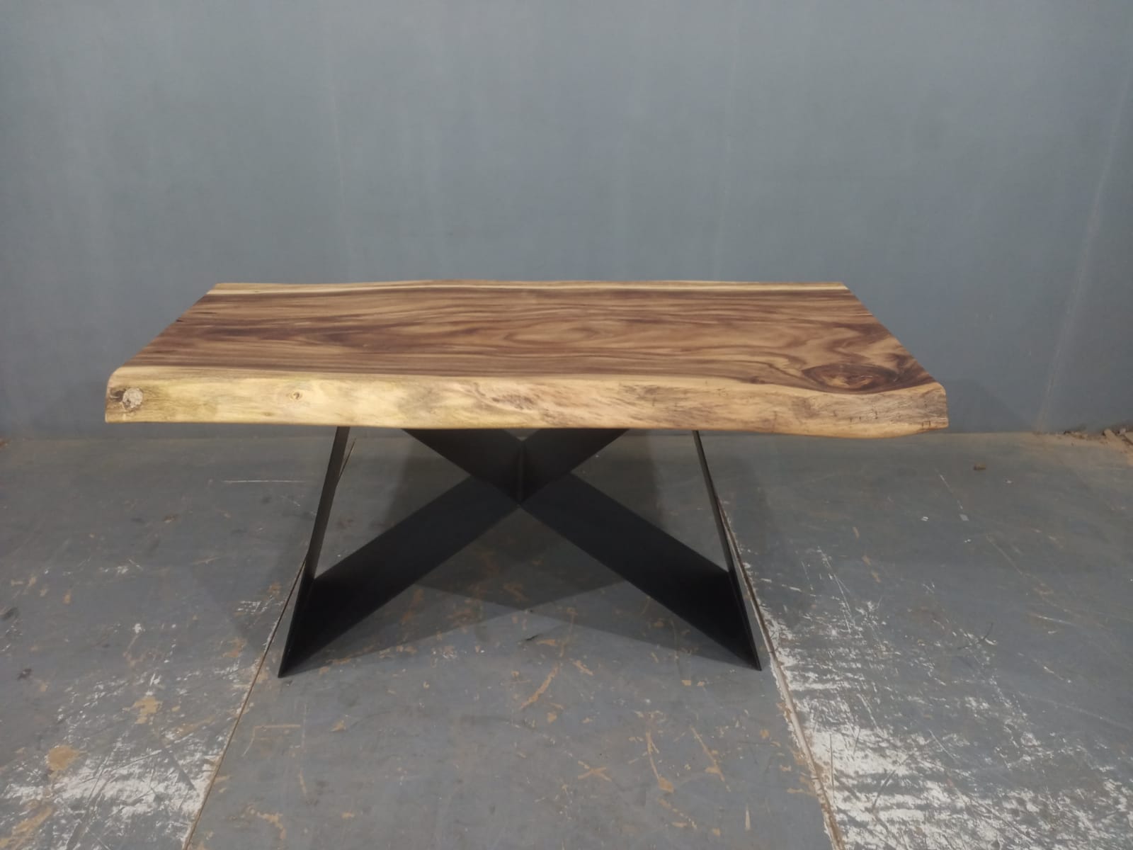 LIVE EDGE TABLES