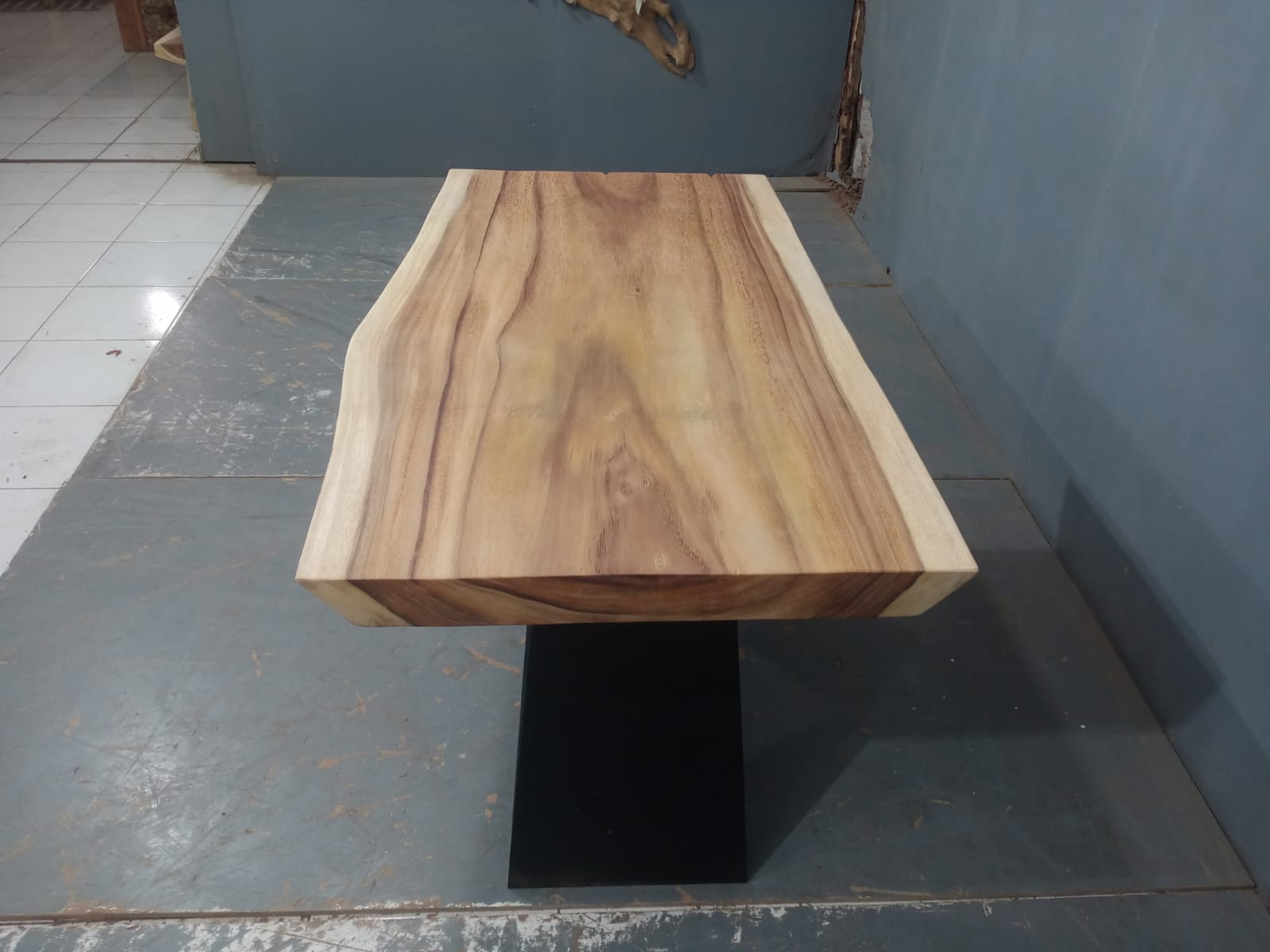 Live Edge Tables