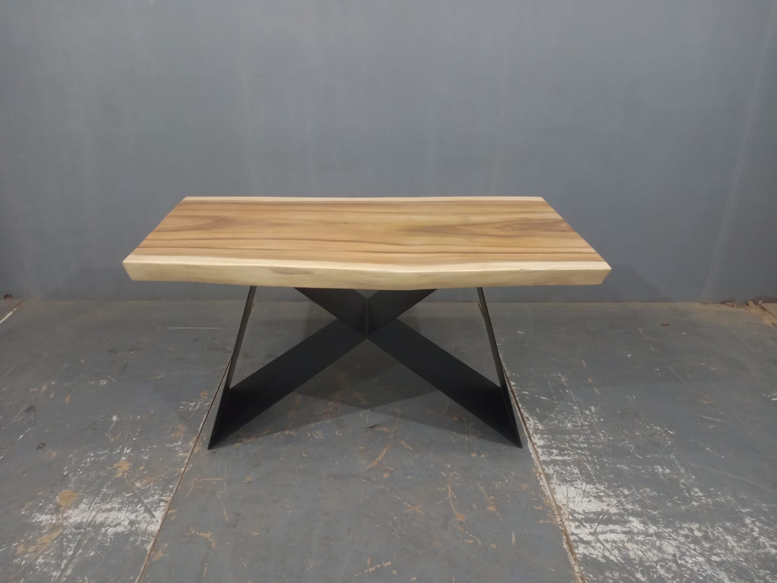 LIVE EDGE TABLES