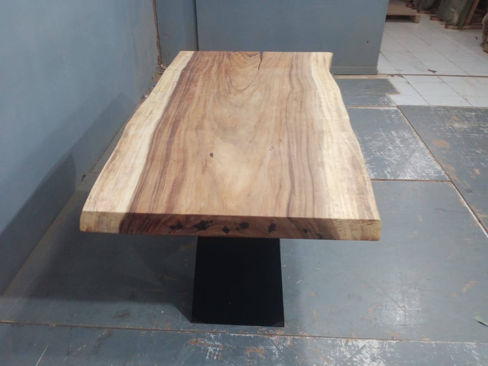 Live Edge Tables