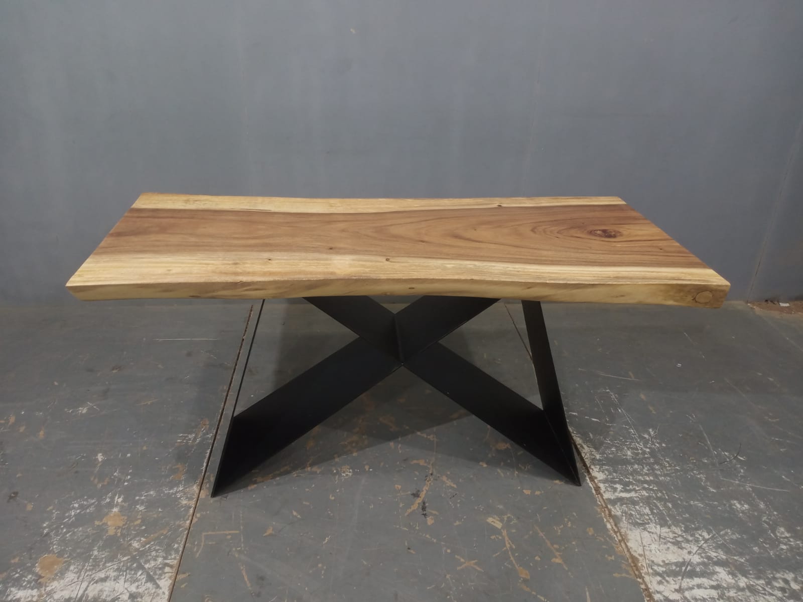 LIVE EDGE TABLES