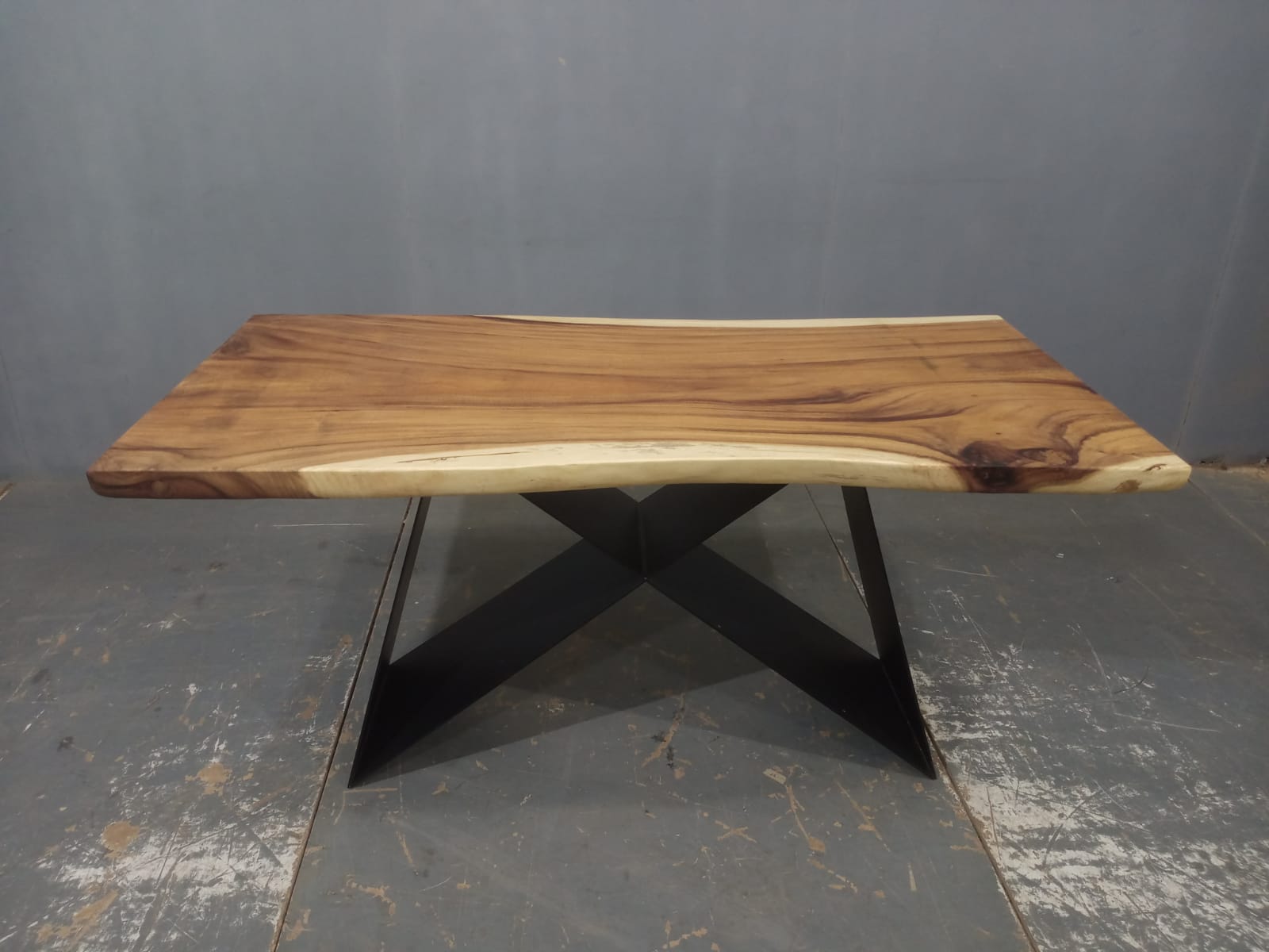 LIVE EDGE TABLES
