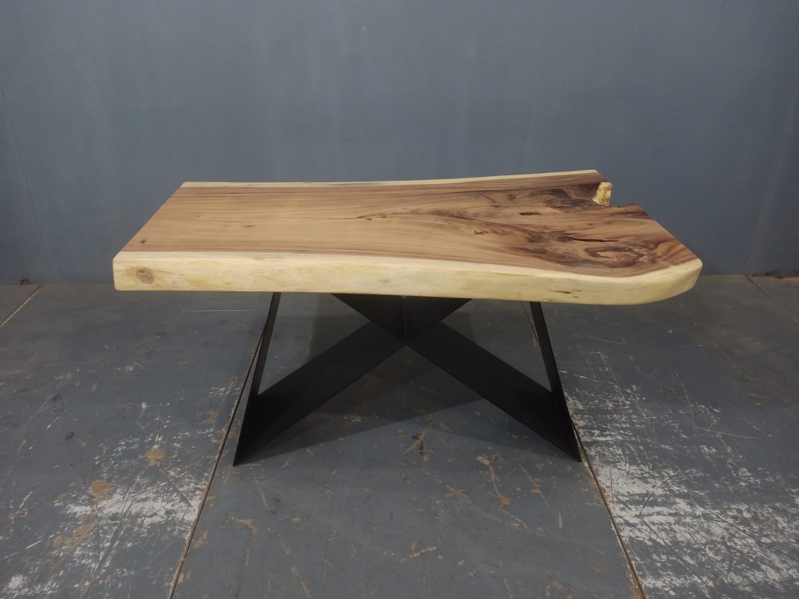LIVE EDGE TABLES